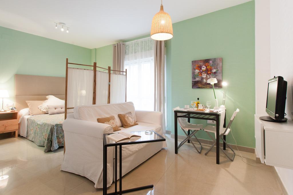 Apartamentos San Lorenzo Севиля Екстериор снимка