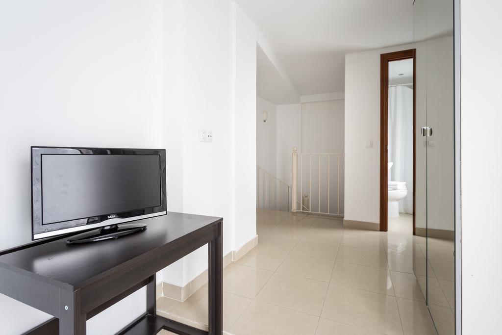 Apartamentos San Lorenzo Севиля Екстериор снимка