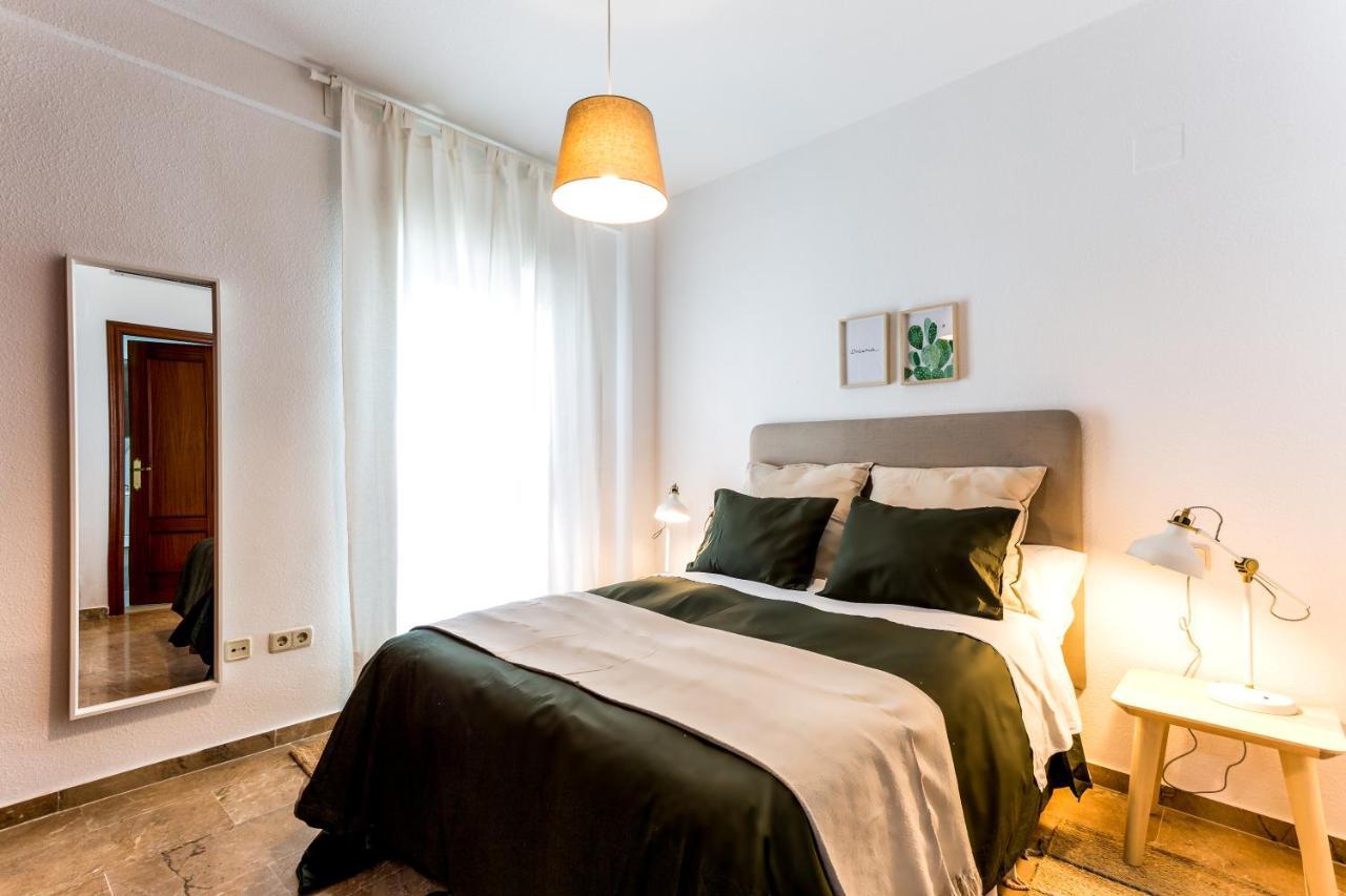 Apartamentos San Lorenzo Севиля Екстериор снимка